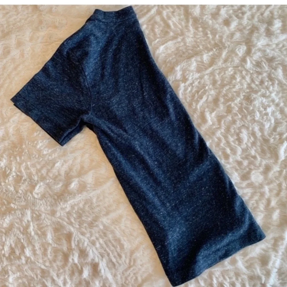 3/$19 Old Navy crew neck Heather blue vintage short sleeve T-shirt